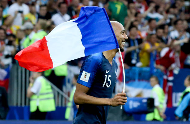 洛澤曾在比 洛澤曾在比